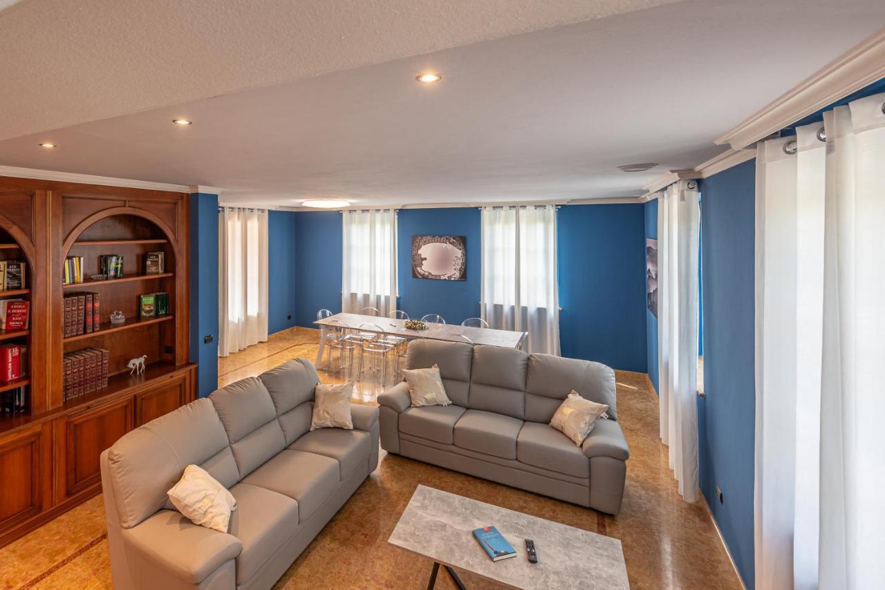 Villa Cornelia , Entire Villa With Private Pool Corneliano d'Alba ภายนอก รูปภาพ