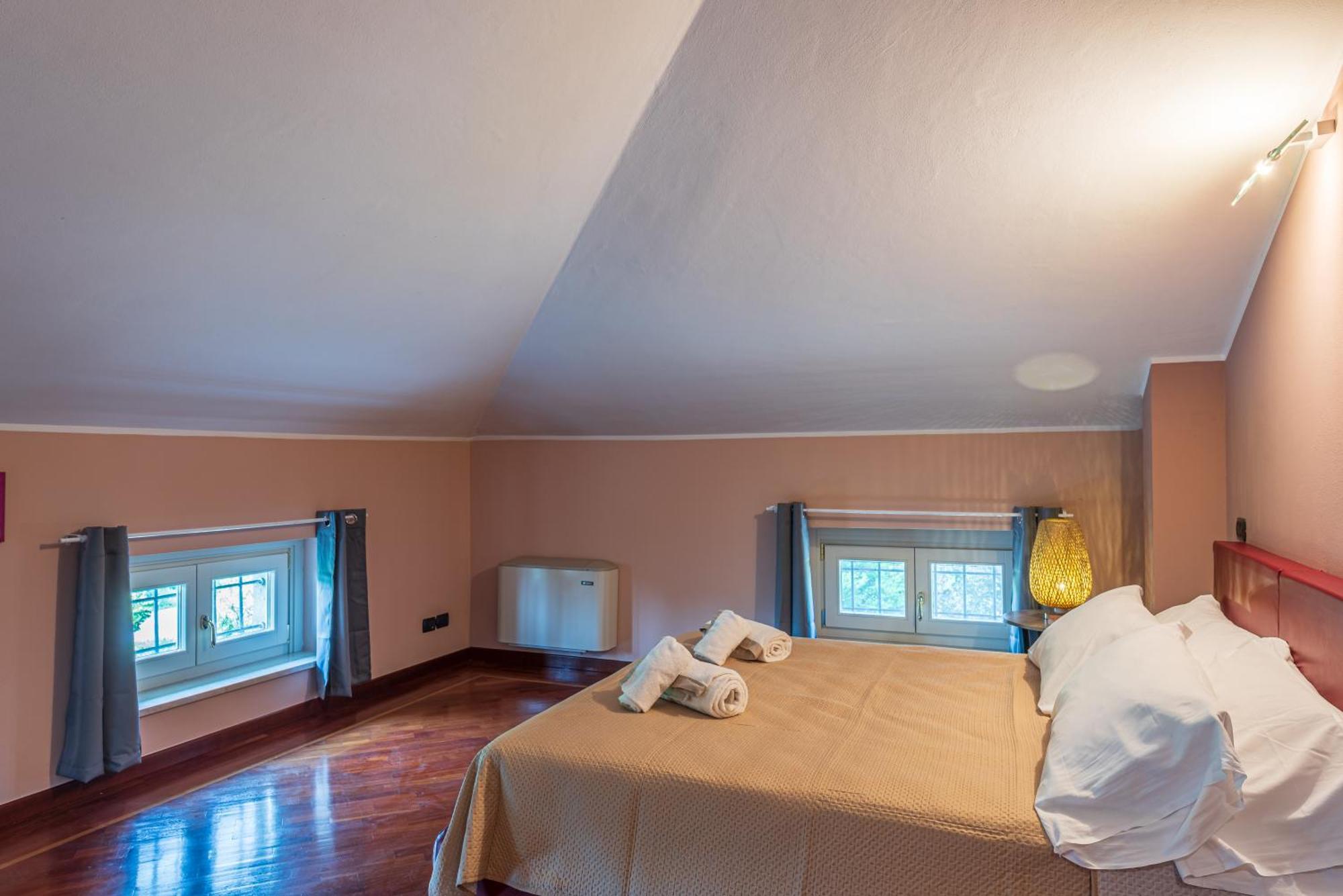 Villa Cornelia , Entire Villa With Private Pool Corneliano d'Alba ภายนอก รูปภาพ