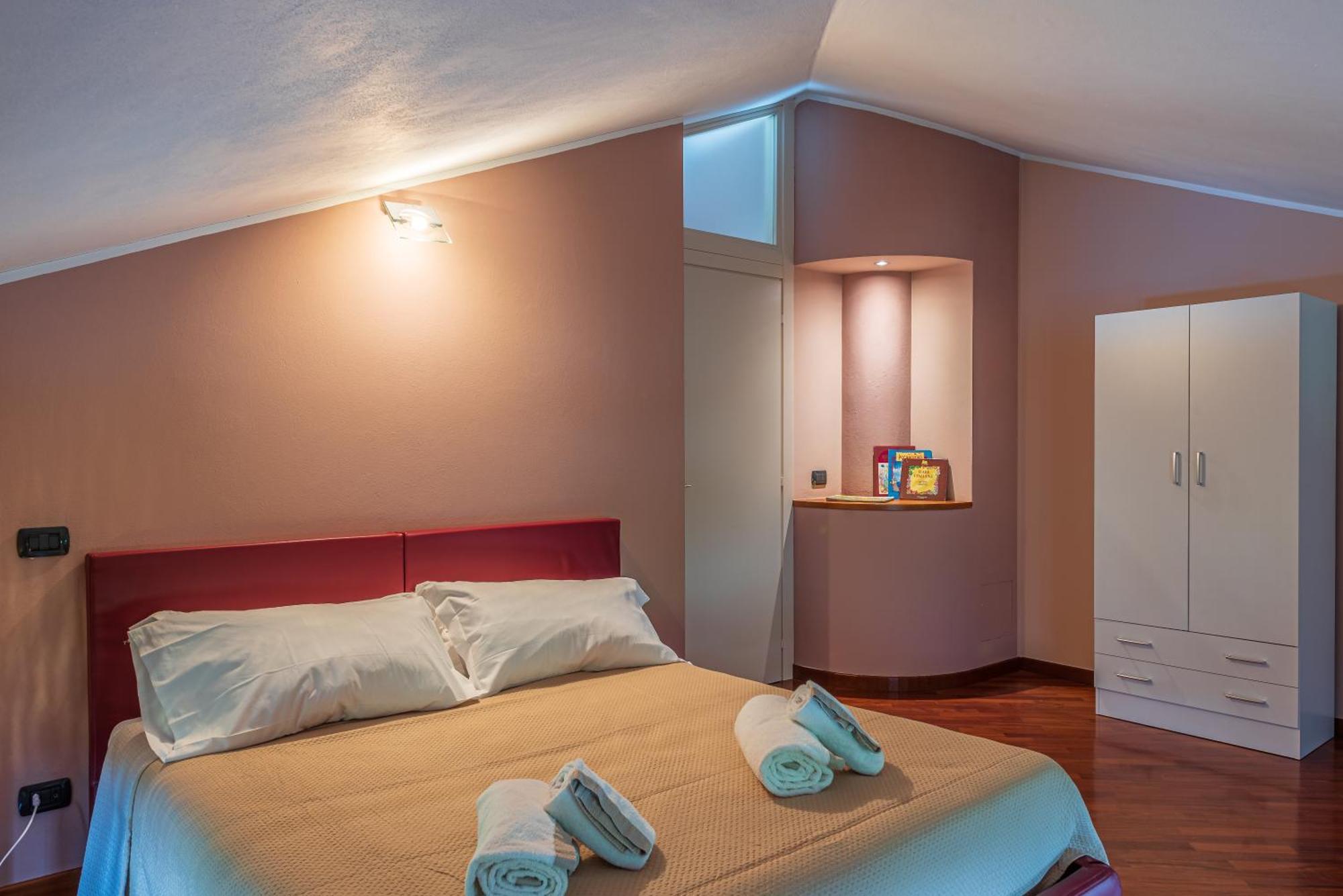 Villa Cornelia , Entire Villa With Private Pool Corneliano d'Alba ภายนอก รูปภาพ