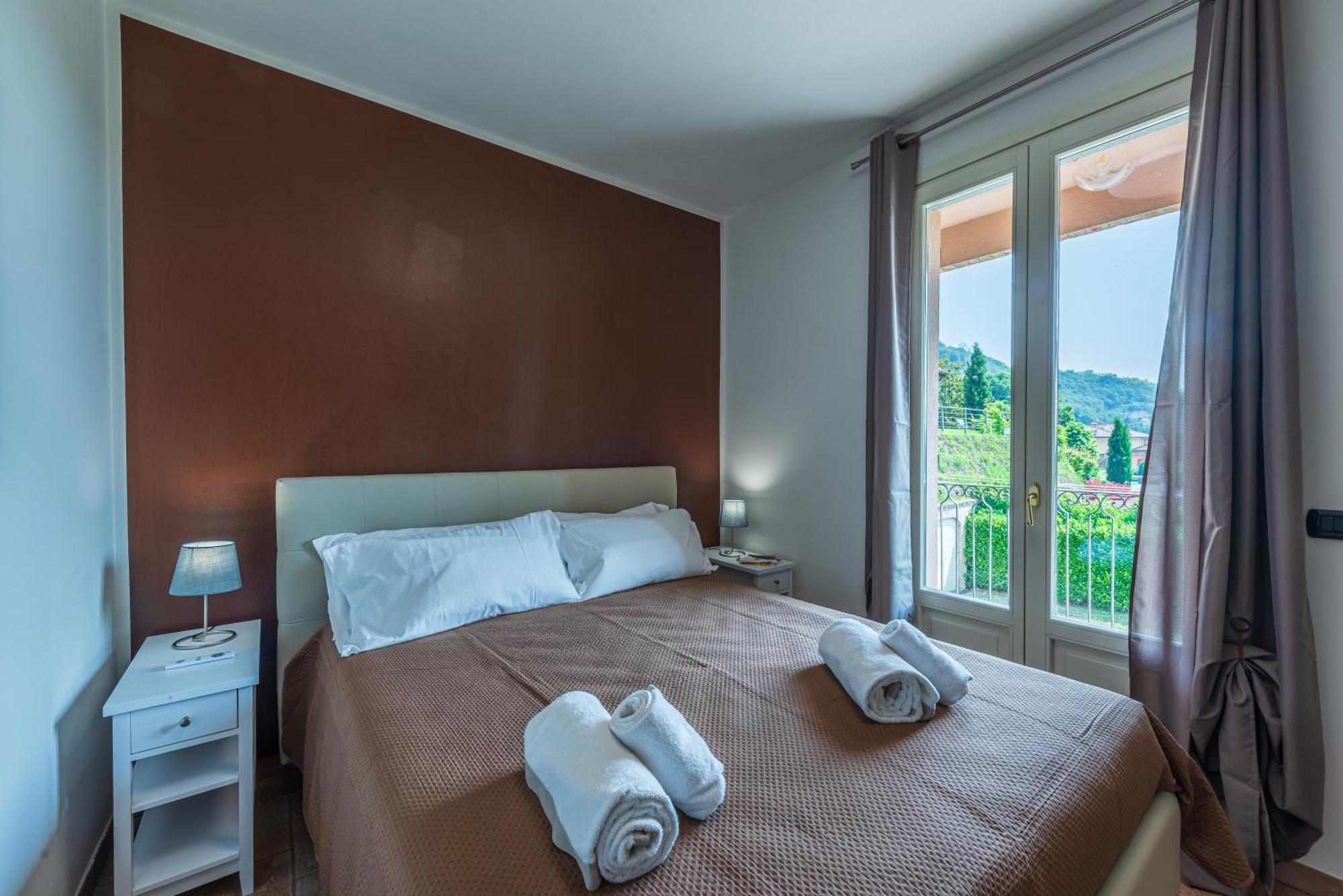 Villa Cornelia , Entire Villa With Private Pool Corneliano d'Alba ภายนอก รูปภาพ